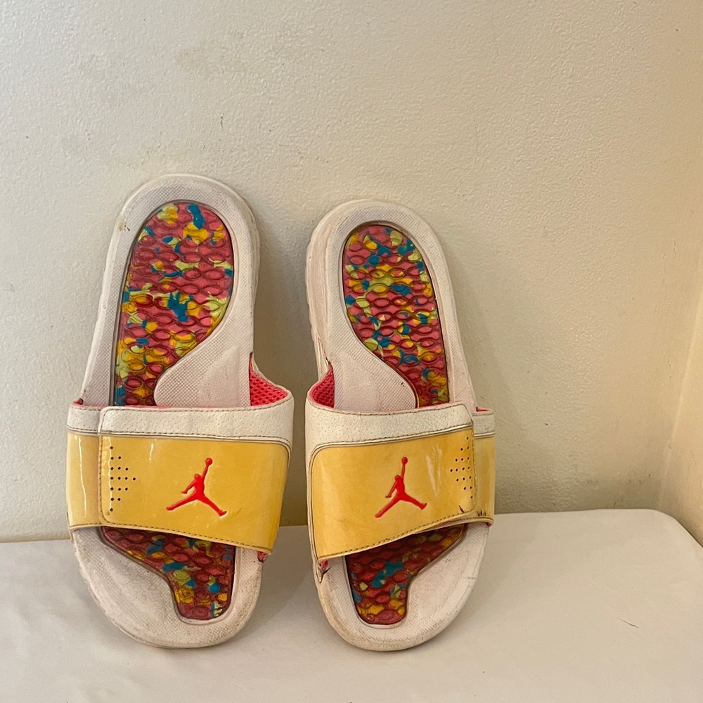 Jordan Slide (Big Kid) Yellow /White/Red 7Y  A perfect fits 8.5 women too